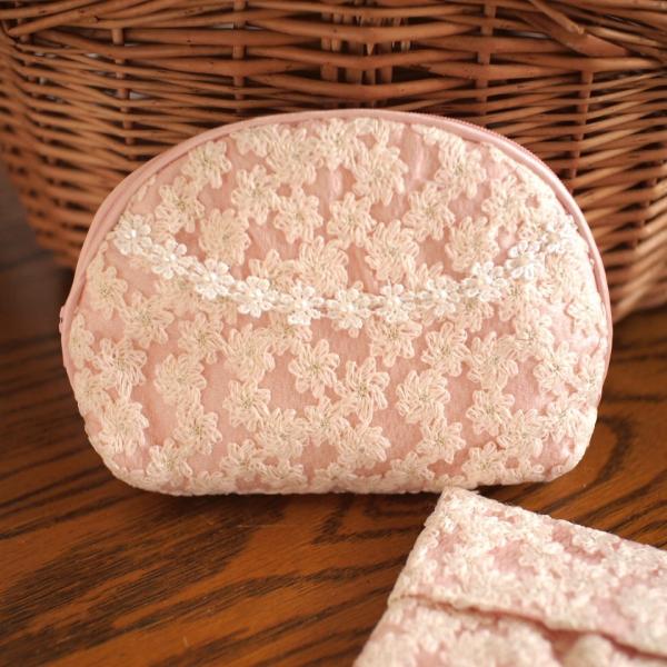 フラワー刺しゅう　フェアリーベール　半円ポーチ　小花柄刺しゅう　ピンク