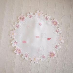 花瓶敷 20cm コード刺繍＆カットワークドイリー さくら