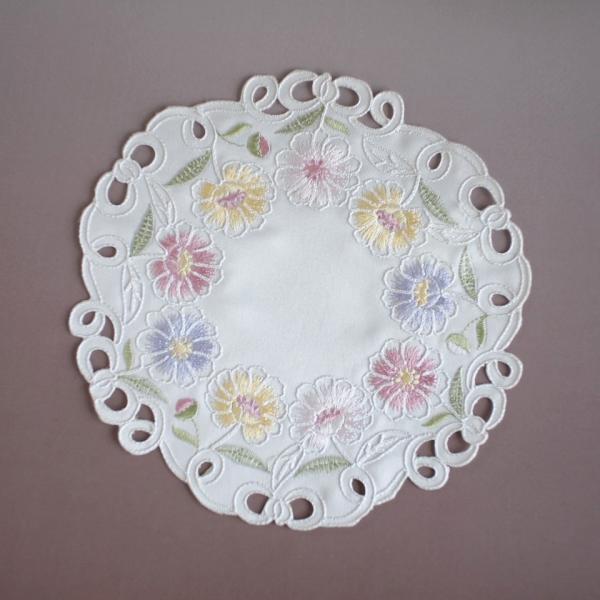 花瓶敷 20cm アンティークレース風 刺繍レースドイリー　フラワーポット