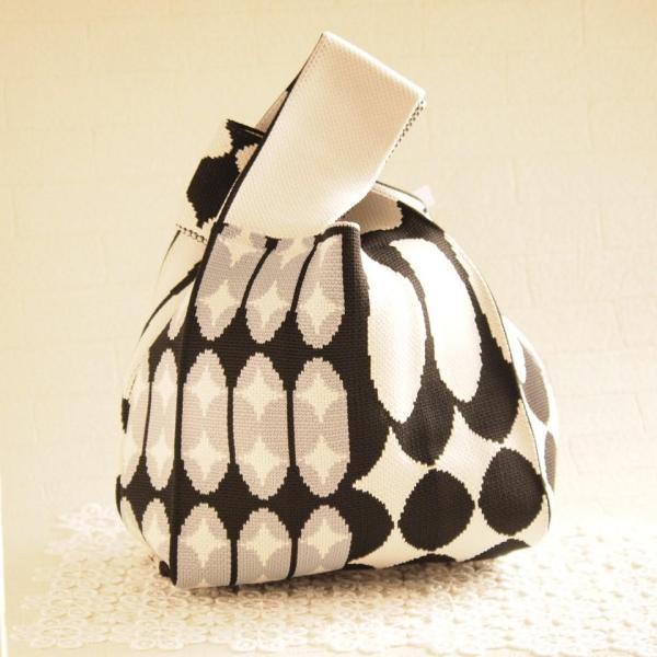 セール！20％OFF！！おしゃれ 軽量 ニットバッグ サブバッグ 買い物袋 ブラック＆ホワイト