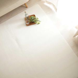 95x140cm ホリデープラス スノー ラグ マット リビングラグ 洗える すべり止め オールシーズン はっ水 撥水 低反発ウレタン モダン 床暖 ホットカーペット｜commitand