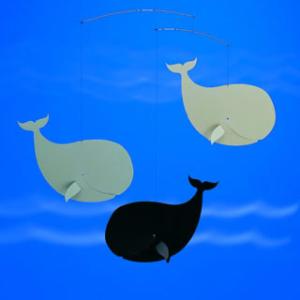 モビール Flensted Mobiles Happy Whales,grey black/灰色 ブラック 0歳 おもちゃ 知育玩具 入園 入学｜comoc-anbau