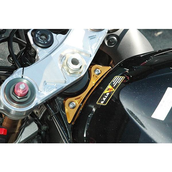 GSX-R1000　05’〜06’　タンクエンドプレート　ゴールド