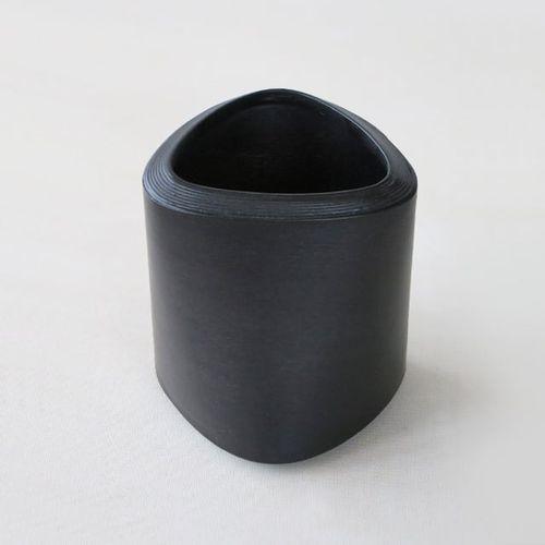 BUNACO ペンスタンド　ｔｗｉｓｔ　トライアングル 色(ブラック)    特産品