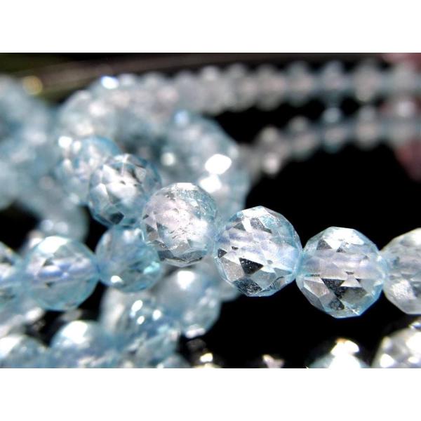 お買い得価格 ブルートパーズ 多面カットブレスレット 幅約5.5mm前後×34珠前後 爽やかソーダブ...