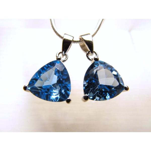 超透明スカイブルーカラー 5A スイスブルートパーズペンダントトップ トリリアントカット型 縦約9m...