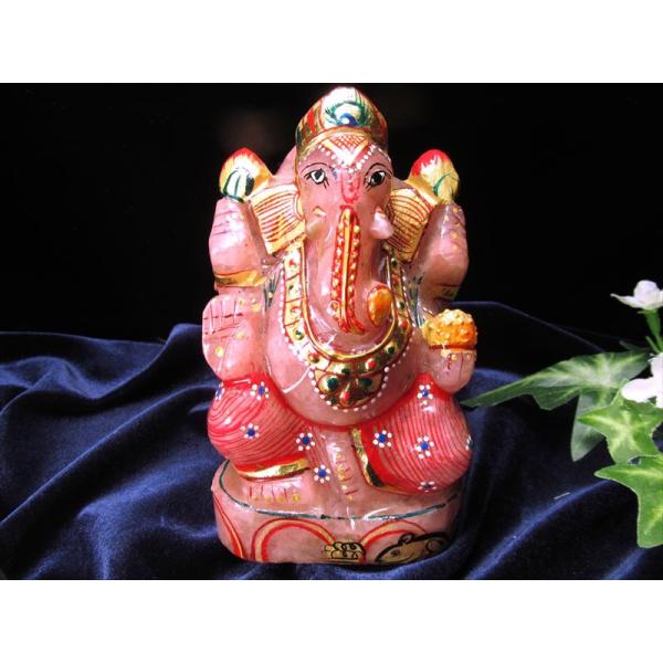 豪華22金カラー彩色タイプ ローズクォーツ ガネーシャ彫り置物 高さ約11.7cm 重さ約499g ...