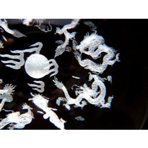 幻想的に浮かび上がった9匹の龍 クリスタルガラ...の詳細画像1