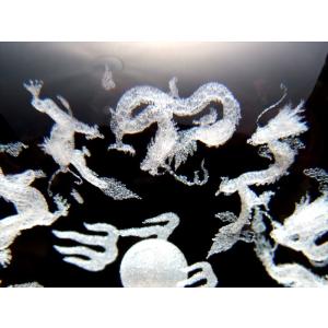 幻想的に浮かび上がった9匹の龍 クリスタルガラ...の詳細画像3