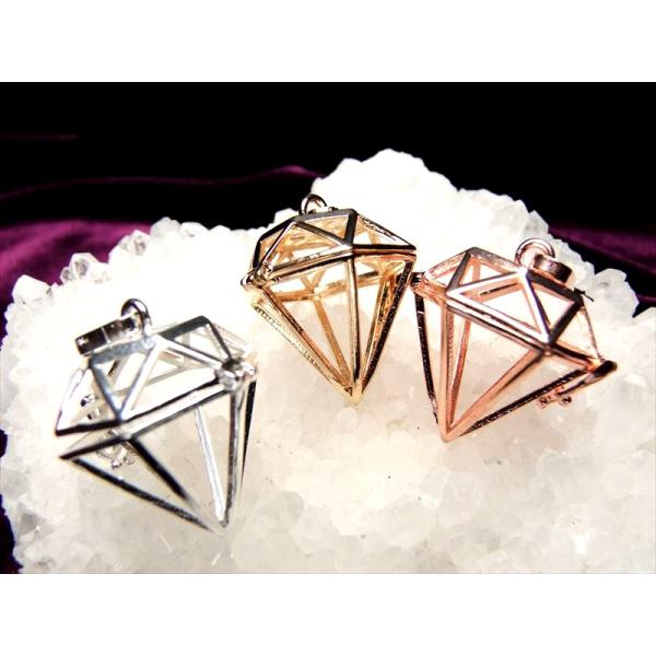 入れ替え可能 ダイヤモンド型 3色のストーン入れ替えペンダントトップ 約14mmまでの天然石が入りま...