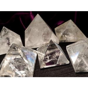 天然水晶 ピラミッド 60g-70g 極上透明 手ごろな小さめサイズ ブラジル産｜ComRoseパワーストーン・天然石専門店