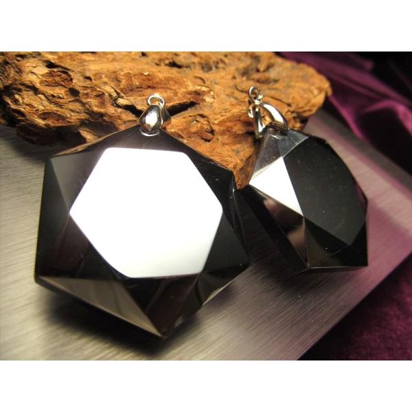 テラヘルツ鉱石 六芒星 ペンダントトップ 大サイズ 縦約35-40mm 1個売り カットの美しい六芒...