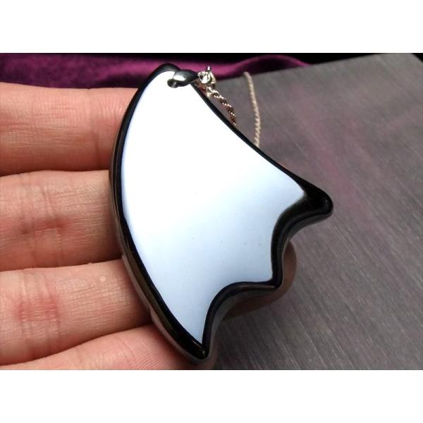 テラヘルツ鉱石 かっさプレート型 ペンダントトップ 縦約54mm 重さ約18g 1個売り つやつや光...