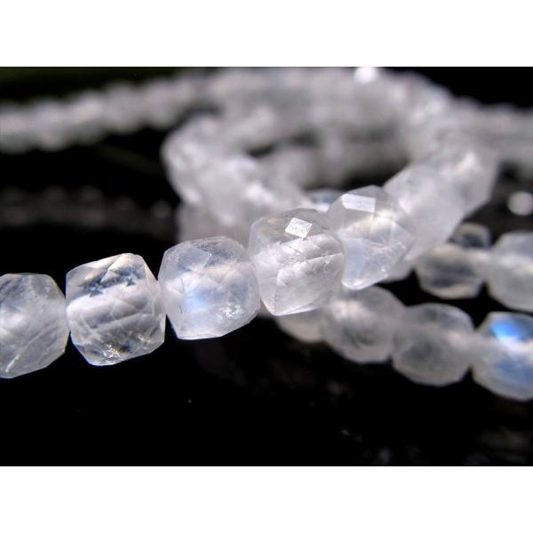 高コスパ 激安特価 ブルームーンストーン 月長石 キューブカット ブレスレット 石サイズ4mm-4....