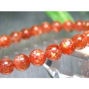 光を受けてレンズのように輝く 天然水晶 ブレスレット 約12mm-13mm×16