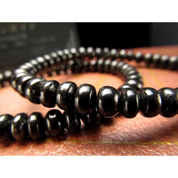 シュンガイト ボタン型ブレスレット 幅約6.5mm ぷっくりボタン型 地球上で唯一の天然フラーレンを...