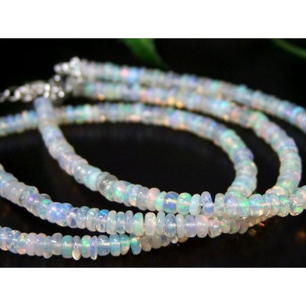 コスパ抜群 プレシャスオパール ボタン型ワイヤーブレスレット 幅約3mm-3.5mm 極上遊色効果 ...