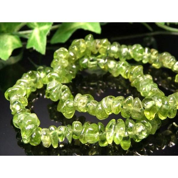 ペリドット さざれ デザインブレスレット 石サイズ約6mm-12mm 夫婦愛・平和の象徴 ミャンマー...