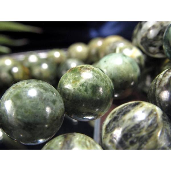 深緑の濃淡が際立つ 日高翡翠 ディープカラー ブレスレット 約9mm-9.5mm×21珠前後 知恵・...