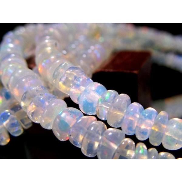 プレシャスオパール ボタン ワイヤー ブレスレット 幅4.5mm-5mm 幻想的な遊色効果 幸運を呼...