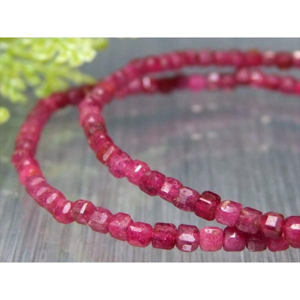 ルビー キューブカット ブレスレット 約3mm前後 勝利と情熱を象徴する石 珍しいキューブカット 7...