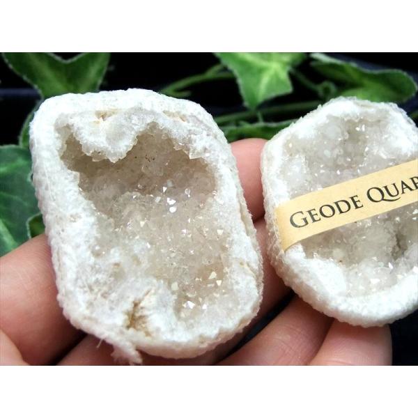 大人気ミニジオード 水晶 ジオード 昌洞 クラスター 1個売り 約15g-30g 幅約35mm-45...