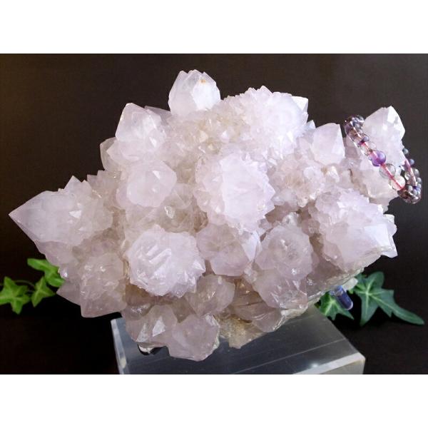 ラベンダーカラー 特大 カクタス アメジスト クラスター原石 専用台付 最大幅 158mm 重さ 3...