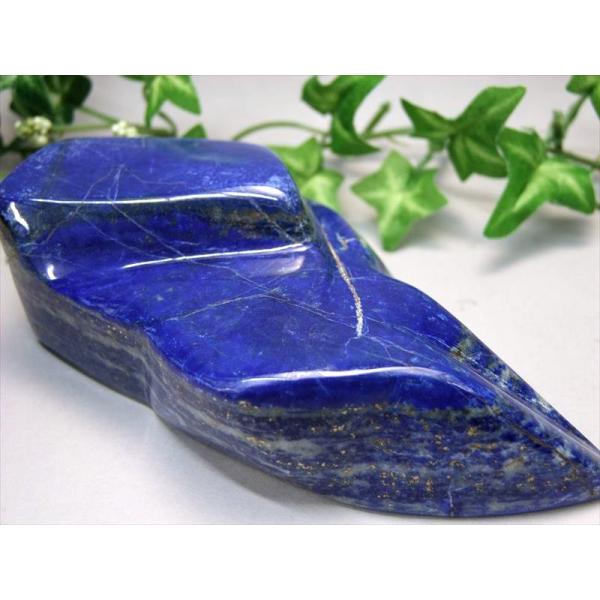 UVライトで蛍光アリ 高品質 ラピスラズリ 磨き原石 重さ474g 最大幅128mm 最強の幸運を引...