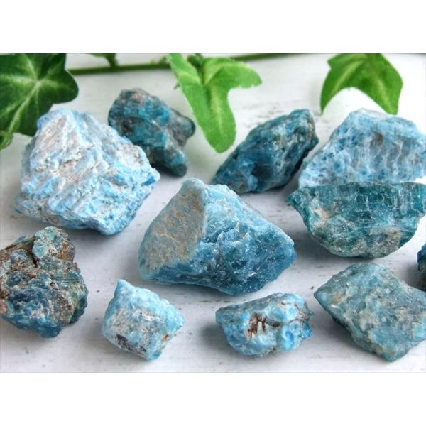 天然 ラフ原石 ブルーアパタイト 原石 詰め合わせ 一袋100g 約10個前後入り 不安の解消に 浄...