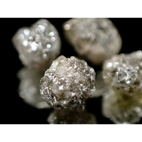 黄色蛍光タイプ 天然蛍光ダイヤモンド(金剛石) 結晶原石 1個売り 約0.5ct-0.6ct(カラッ...