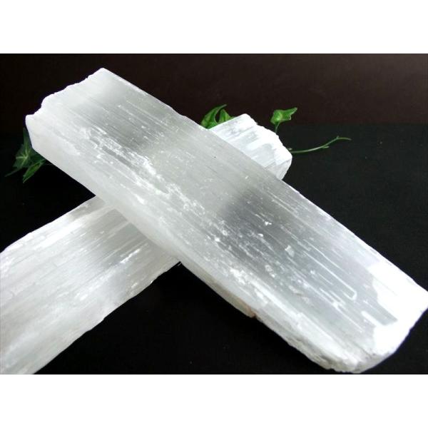 高品質 透明感有り ナチュラルセレナイト 原石 1個売り 長さ10cm以上のロングタイプ 重さ約55...