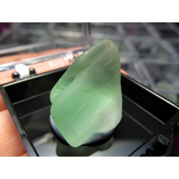 ミニチュア原石シリーズ フローライト 原石 ケース付き コレクションや標本に 受験に 未熟な部分を成...