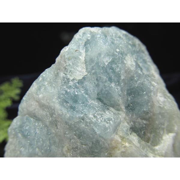 美しいペールブルー アクアマリン ラフ原石 最大幅73mm 重さ150g 透明感のあるペールブルー ...