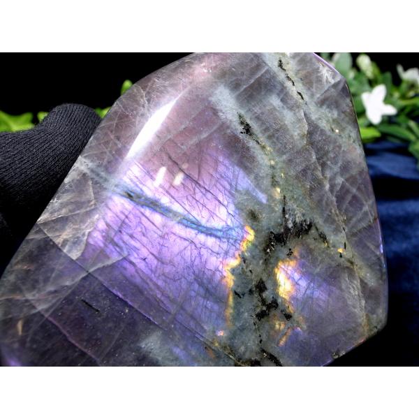 激レア パープルシラー パープルシラー ラブラドライト 磨き原石 重さ685g 鮮やかシラー 信念を...