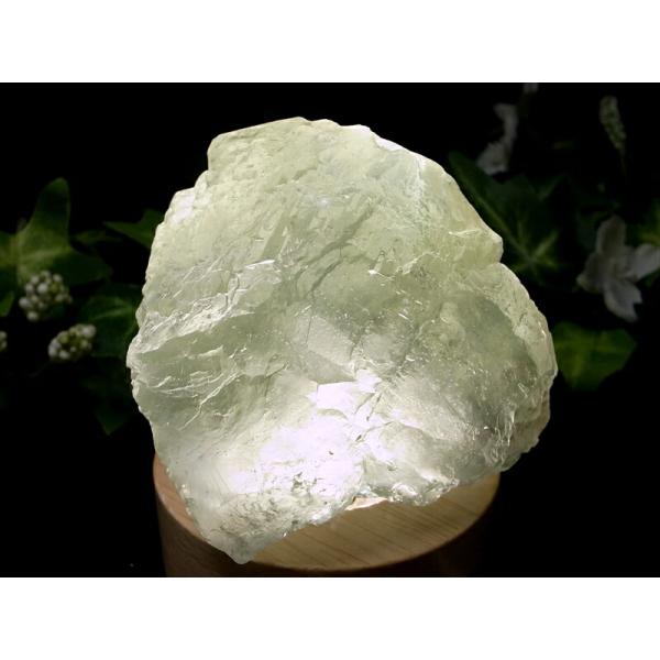 店頭展示中 激レア アイスフローライト 結晶原石 LED台座付き 最大幅約72mm 重さ313g 超...