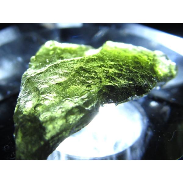 超希少 モルダバイト 原石 ルースケース付き 幅 22mm×16.5mm 重さ 1.4g 超透明 隕...