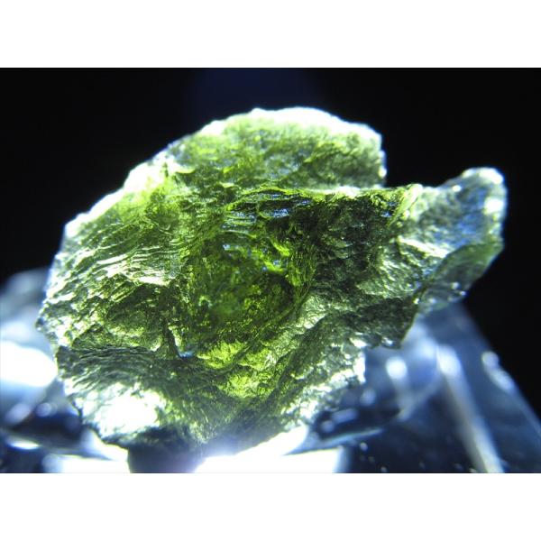 超希少 モルダバイト 原石 ルースケース付き 幅 21mm×13mm 重さ 1.8g 超透明 隕石の...