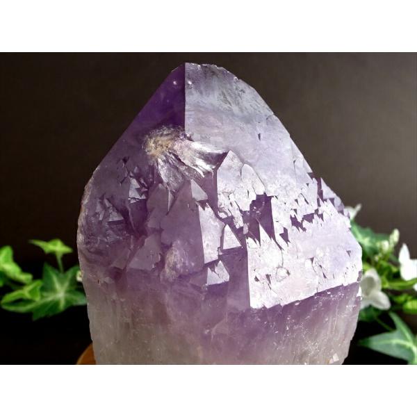 アメジストの聖地が生んだ 大聖堂のような結晶 カテドラル アメジスト 単結晶原石 専用木製台座付 台...