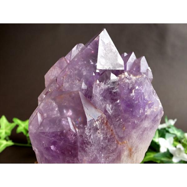 アメジストの聖地が生んだ 大聖堂のような結晶 カテドラル アメジスト 単結晶原石 専用木製台座付 台...