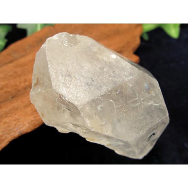 太古の水入り 水入り 水晶 原石 最大幅56mm 重さ63.7g 強力な癒しの力 古代の水を封入した...