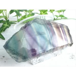 蛍光 フローライト 結晶 原石 重さ75g 最大幅約61mm 魅惑の逸品 神秘的