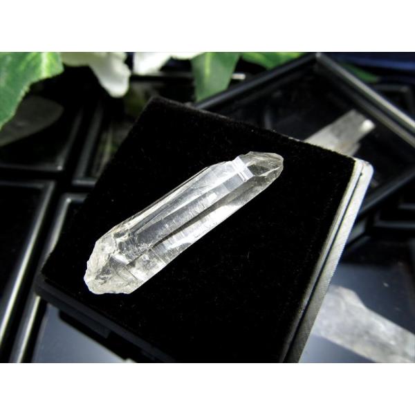 良質 宮崎水晶 板谷水晶 単結晶 SSサイズ 1個売り ルースケース入り ポジティブなエネルギーを引...