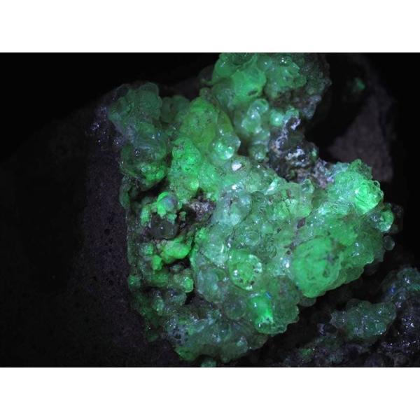 巨大サイズ 天然ハイアライト 玉滴石 オパール原石 最大幅約450mm 重さ735g ミステリアスス...