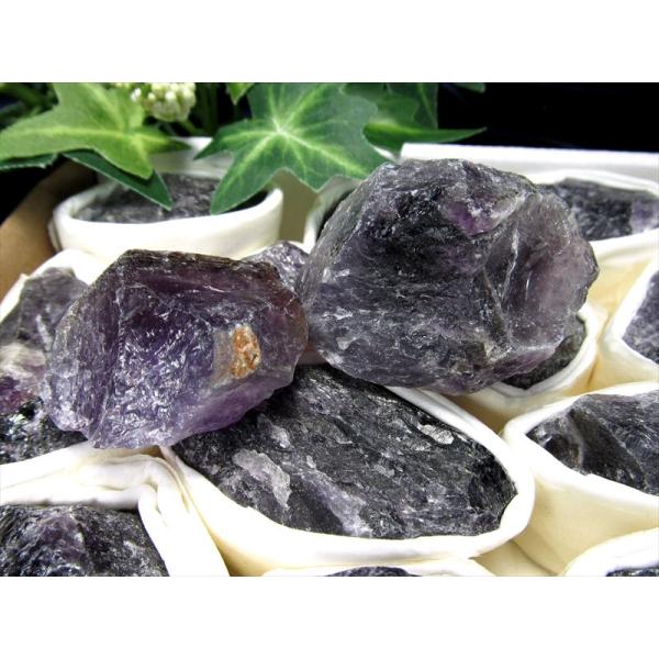箱売り アメジスト ラフ原石タイプ 詰合せ 530g(約22個前後入り)箱サイズ約12cm×19cm...