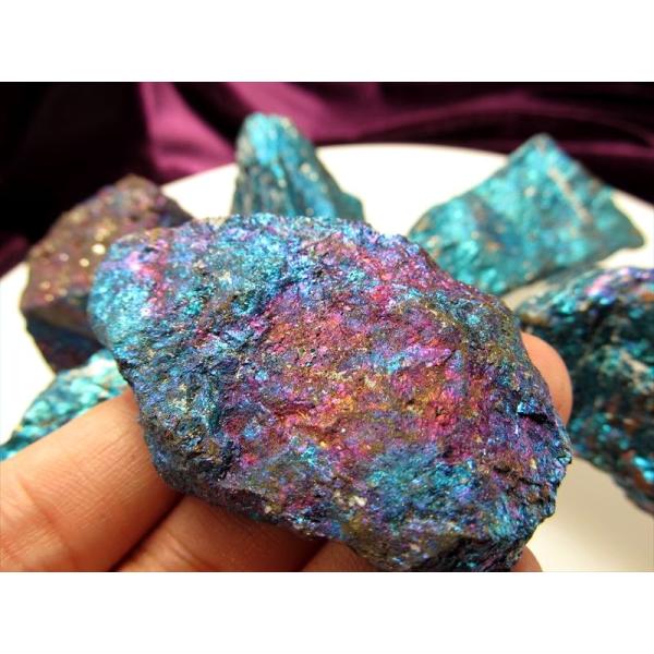 極上玉虫色 チャルコパイライト 黄銅鉱 原石 約250g詰め合わせ 3-5個入り 神秘的に輝くメタリ...