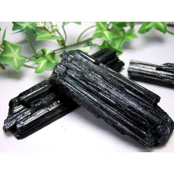 1個売り ブラックトルマリン 電気石 結晶 原石 重さ 140g-160g 心身を浄化・精神との調和...