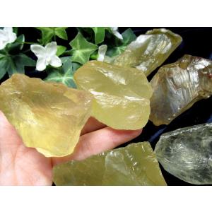 瑞々しいイエローの天然石 レモンクォーツ ラフ...の詳細画像3