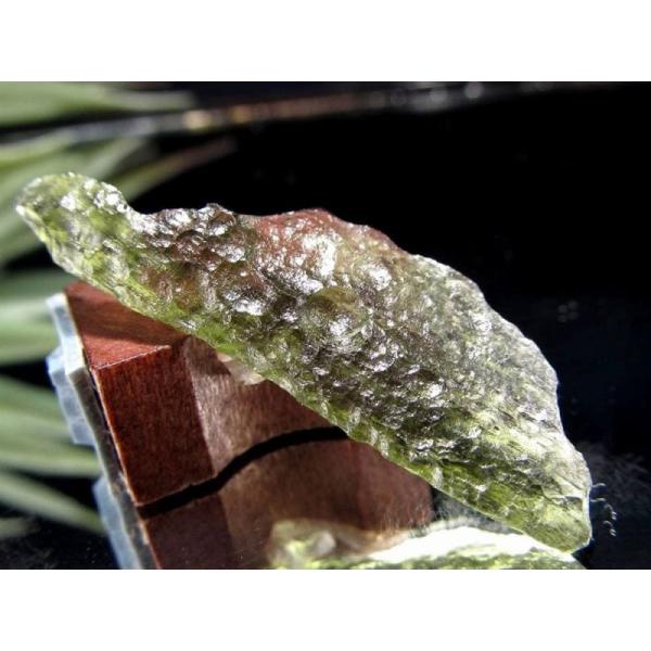 大粒原石 モルダバイト 原石 長さ約39mm×12mm 約1.5g 年々枯渇・流通激減 幸運と豊穣の...