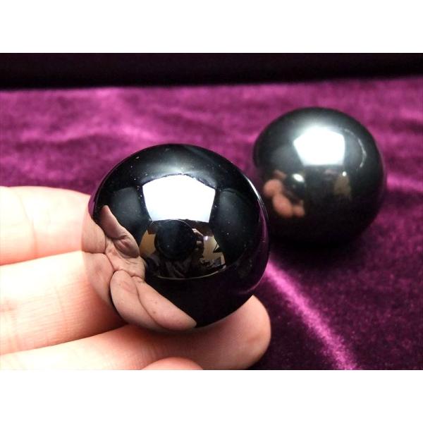 テラヘルツ鉱石 丸玉 直径約40mm 重さ約80g つやつや光沢で鏡のような表面 話題の 高純度 テ...