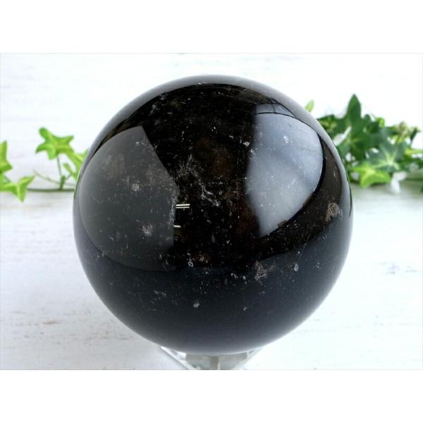 漆黒の水晶 モリオン 黒水晶 丸玉 台座付き 直径 約99mm 重さ約1338g 魔除け 厄除けの黒...